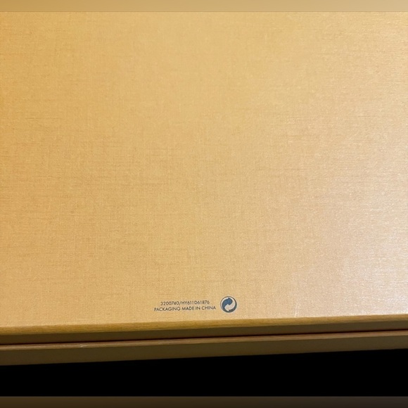Authentic Louis Vuitton Gift/Storage Box Magnetic Closure in Imperial Saffron - Picture 12 of 16